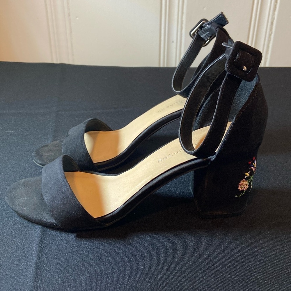 CL by Laundry Black Embroidered Heels